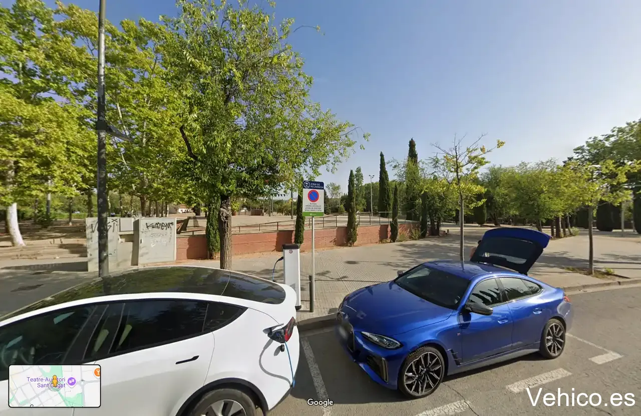Electric Vehicle Charging Station