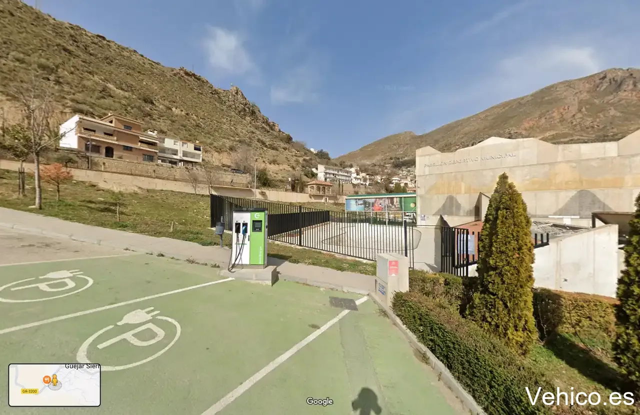 Feníe Energía Charging Station