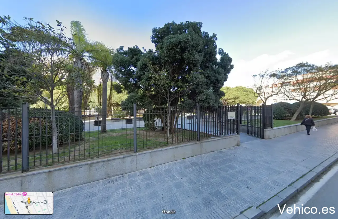Av. María Auxiliadora, 2 Garage