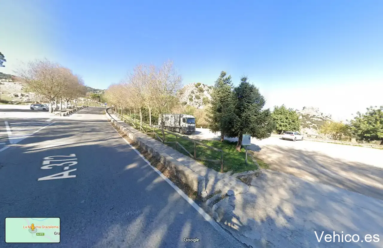Parking Grazalema a pie de ruta