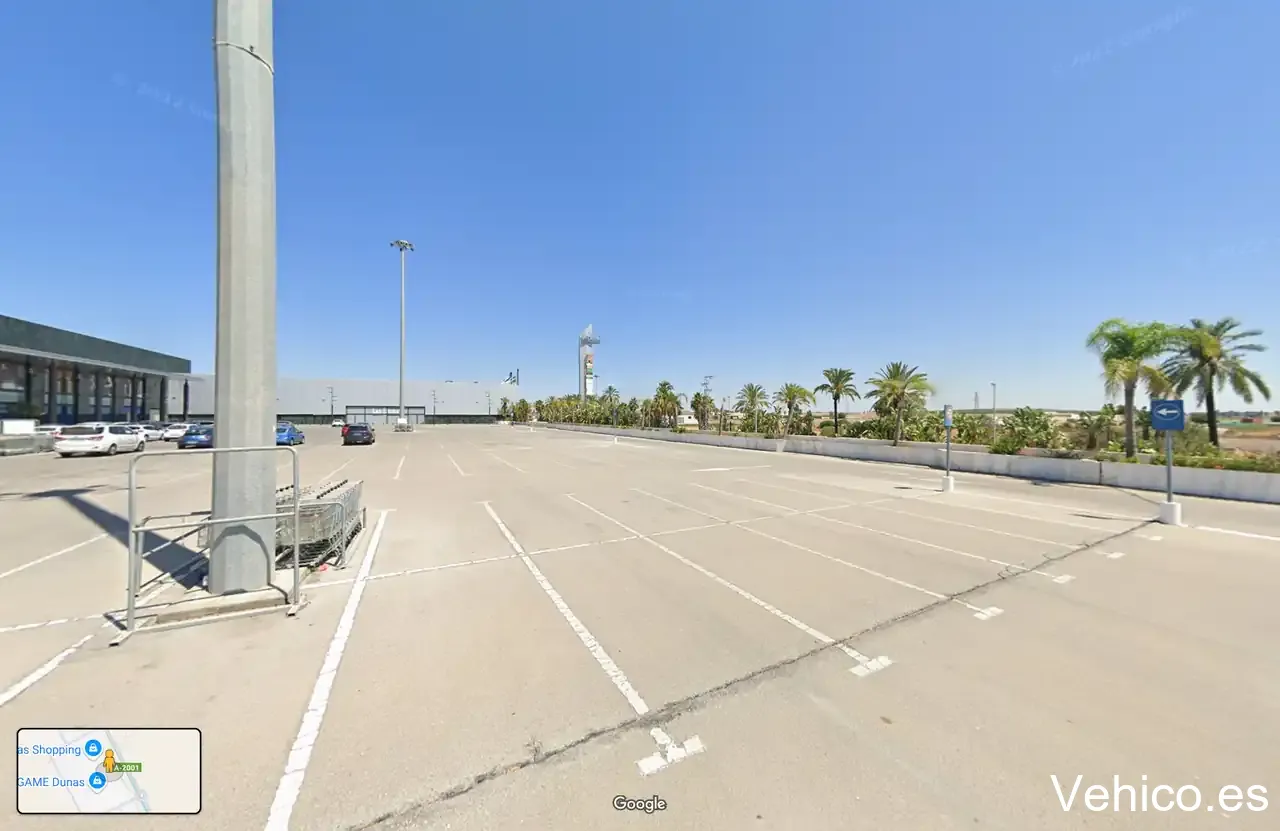 Parking exterior Las Dunas Shopping