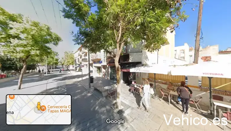 Parking de la zona comercial de Av. Cervantes y Salvador Muñoz