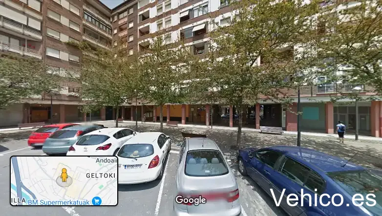 Elizondo plazako aparkalekua