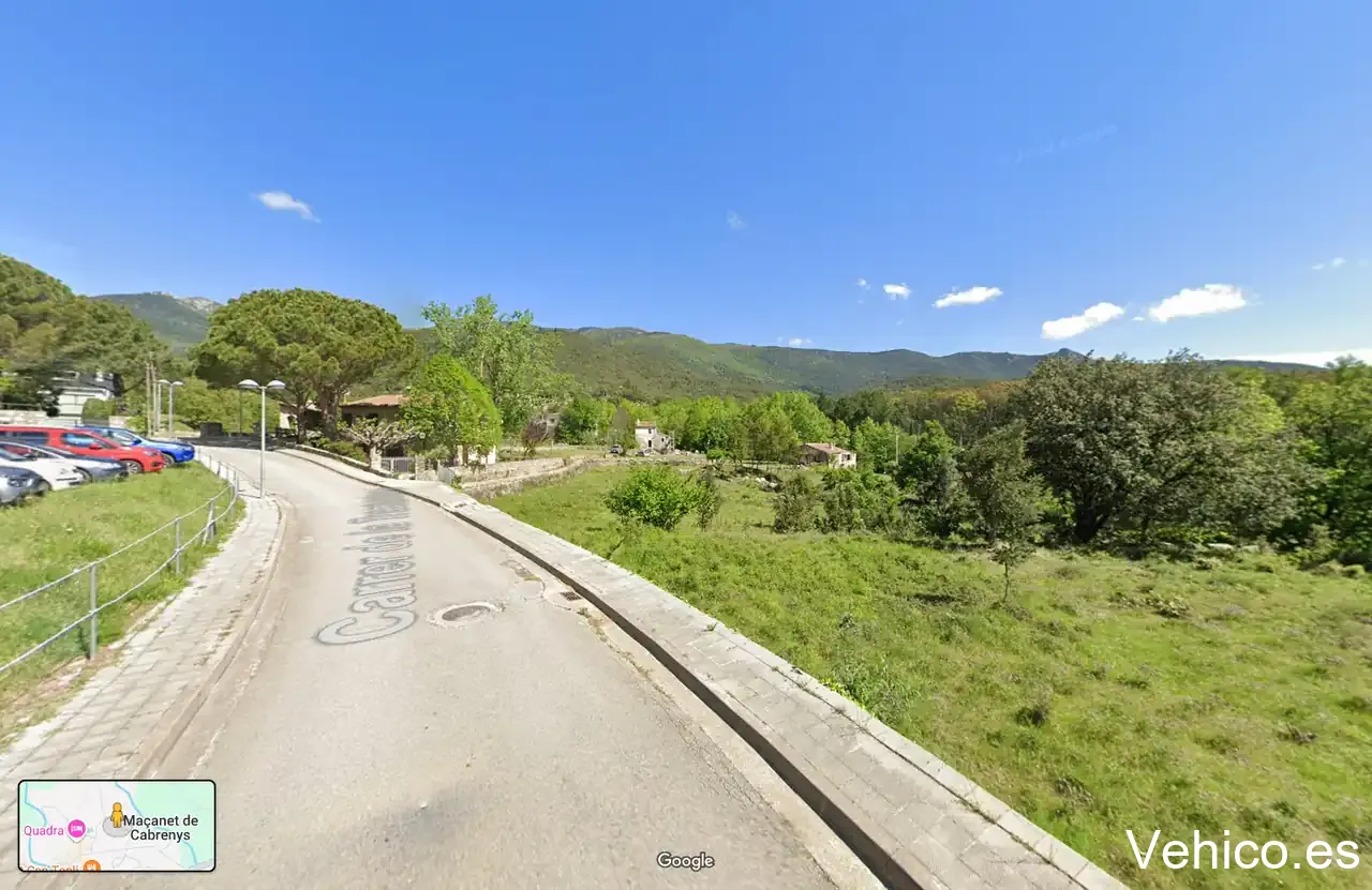 Aparcament públic a Maçanet de Cabrenys