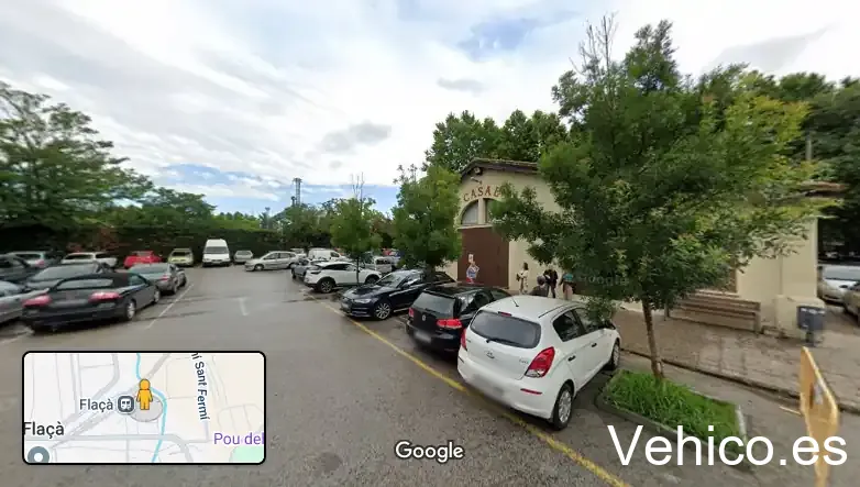 Plaça de l'Estació del Carrilet, 6 Parking
