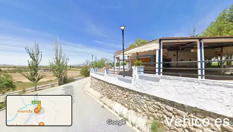 Bar-piscina cuevas del campo