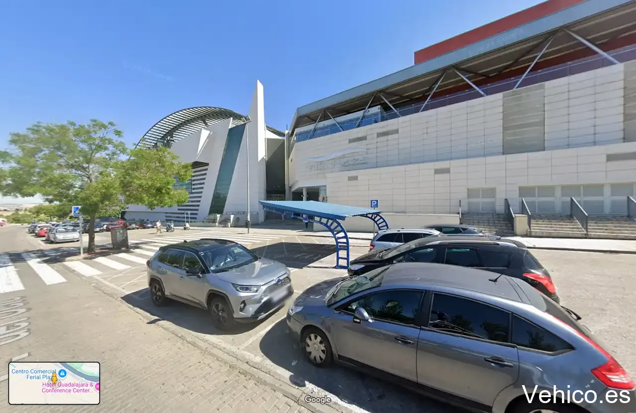 Aparcamiento exterior CC Ferial Plaza