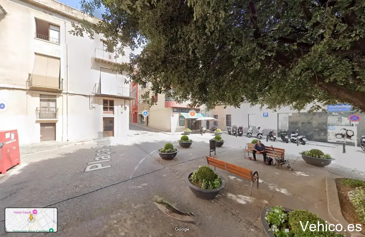 Carrer de Misericòrdia 12 Parking