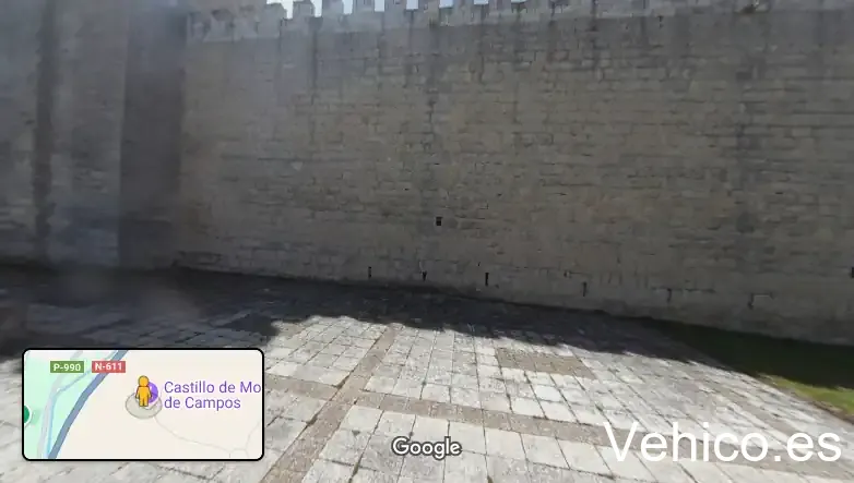 Aparcamiento gratuito del Castillo de Monzón de Campos
