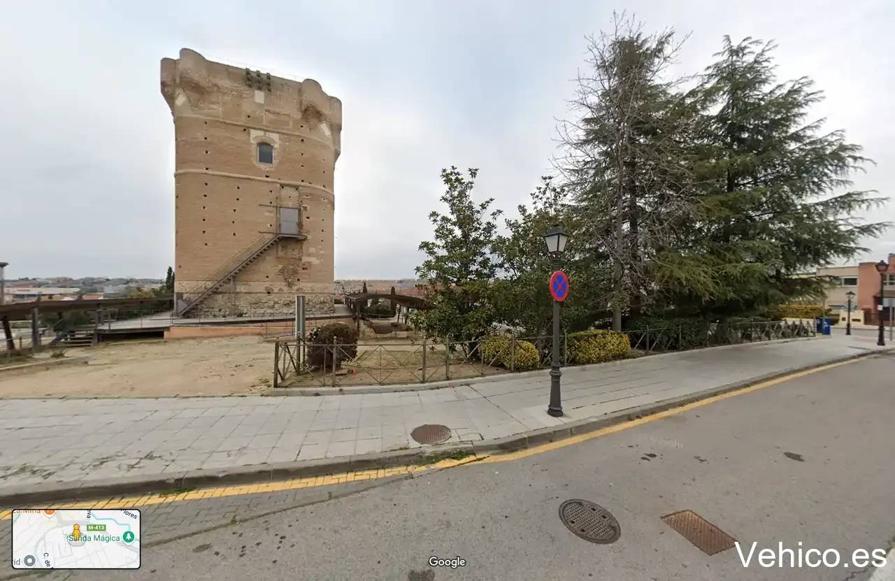 Entrada al aparcamiento público municipal de Arroyomolinos.