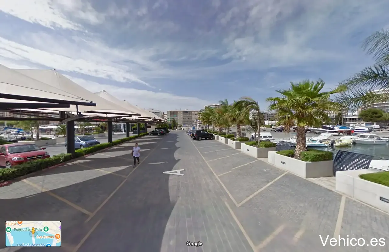 [P] Parking del Puerto Deportivo Marina Miramar