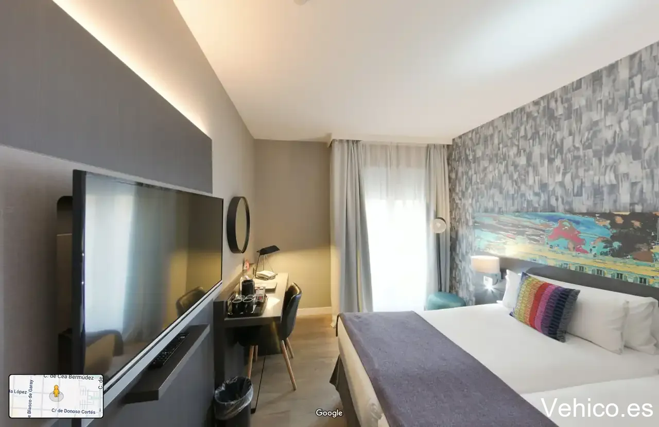 Hotel Leonardo. Garaje