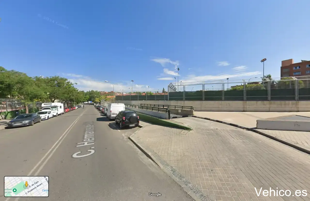 [P] Aparcamiento para residentes de Hermanos de Pablo