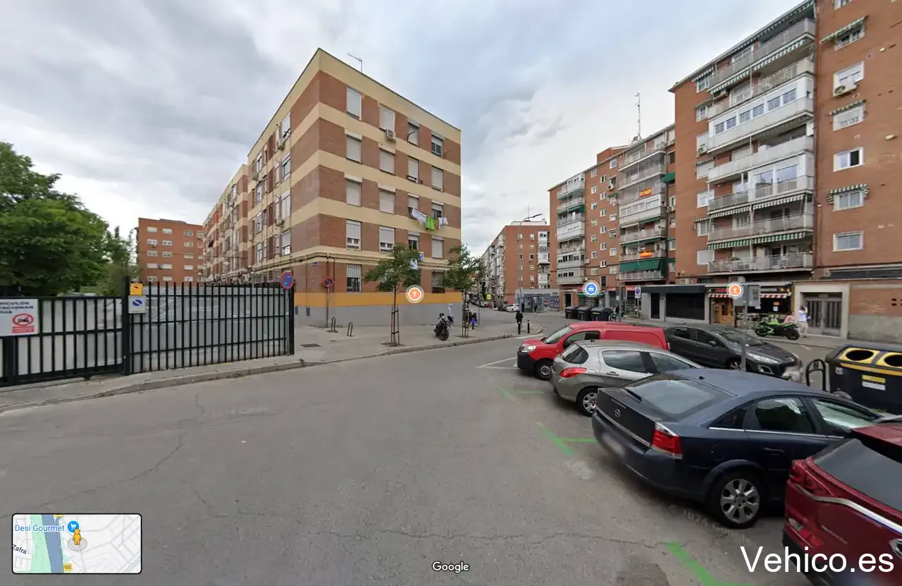 Calle de Ricardo Ortiz, 48 Parking