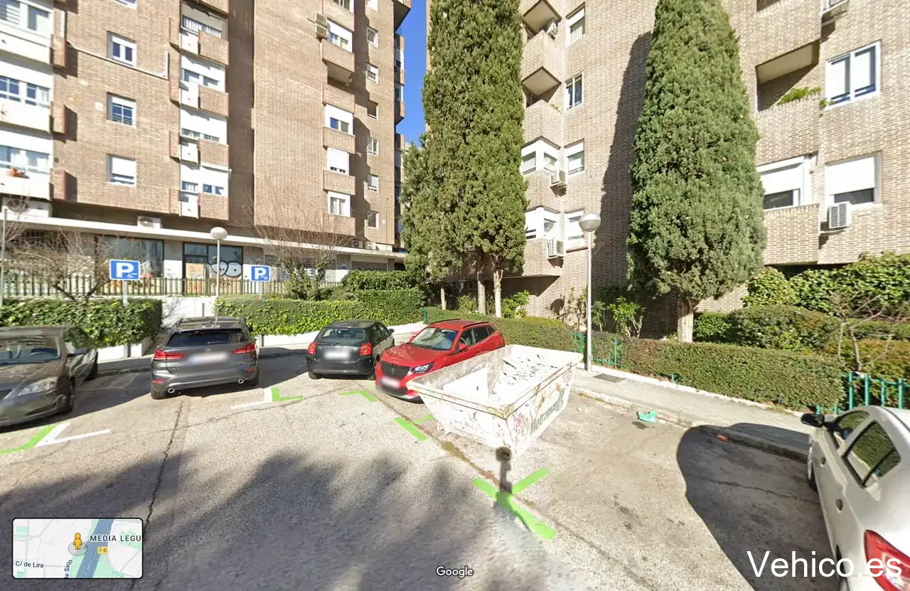Calle Sirio, 64 Parking