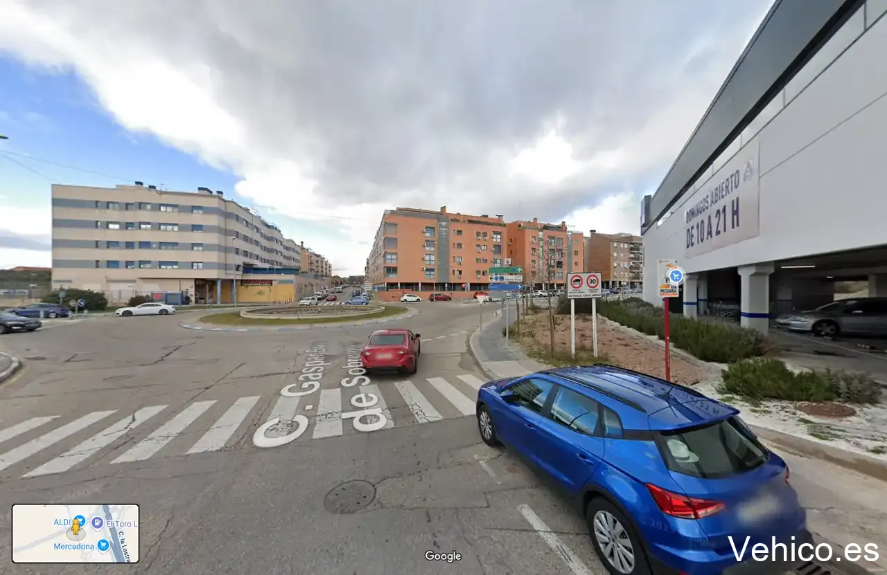 Aparcamiento Cubierto Clientes Supermercado Aldi