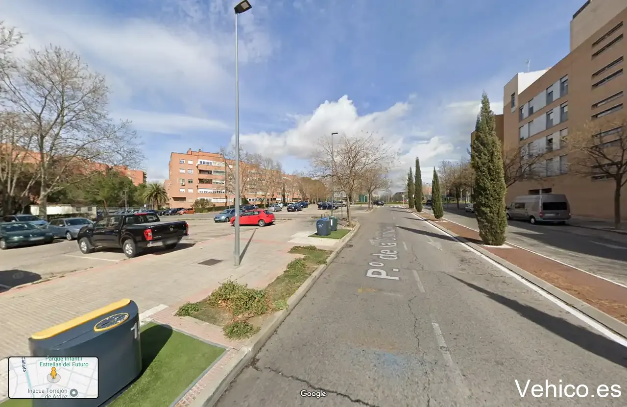 Paseo de la Convivencia Parking