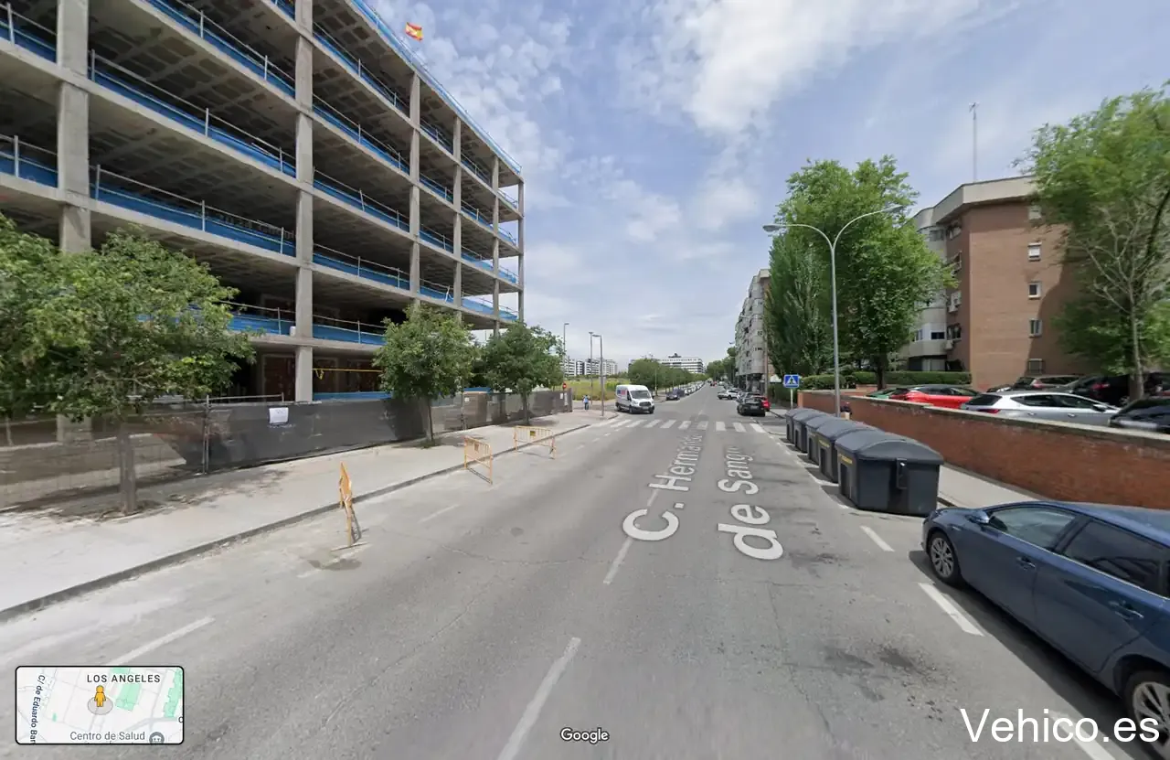 Calle Hermandad de Donantes de Sangre, 37 Parking