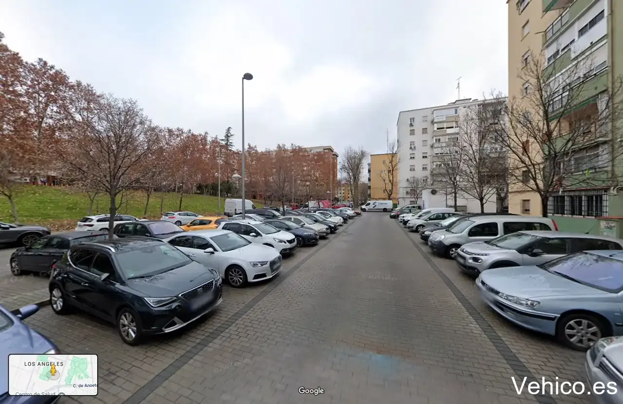 Calle de la del Manojo de Rosas, 108 Parking