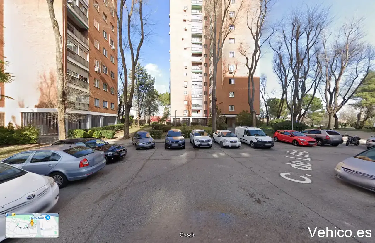 Calle de Lillo, 1 Parking