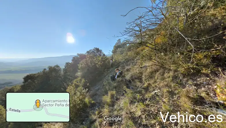 Aparcamiento y zona de descanso en Echauri - Etxauriko Mendatearen Atseden eta Aparkaleku Gunea