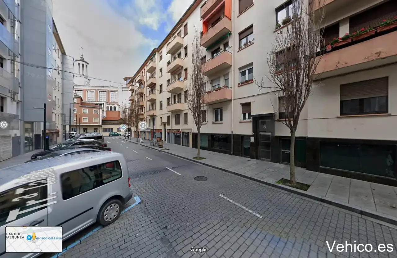 Aparcabicicletas protegido vecinal Travesía Tafalla