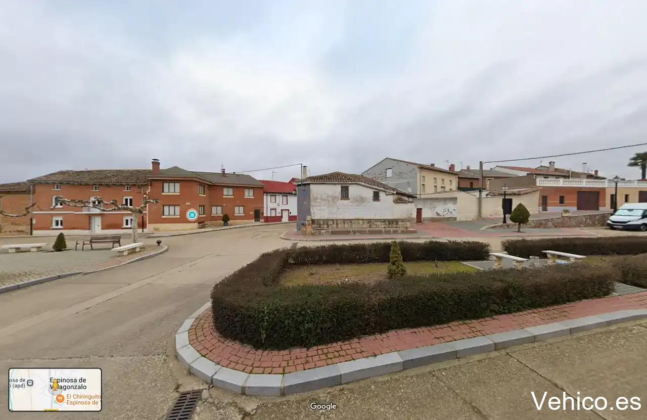 Bancos y fuente en Espinosa de Villagonzalo