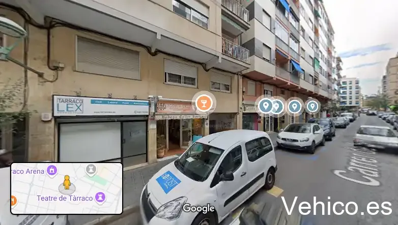 [P] Zona d'aparcament reservada per a motos