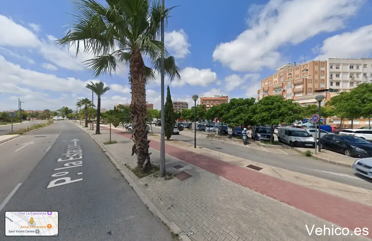 Av. Primero de Mayo, 41 Parking