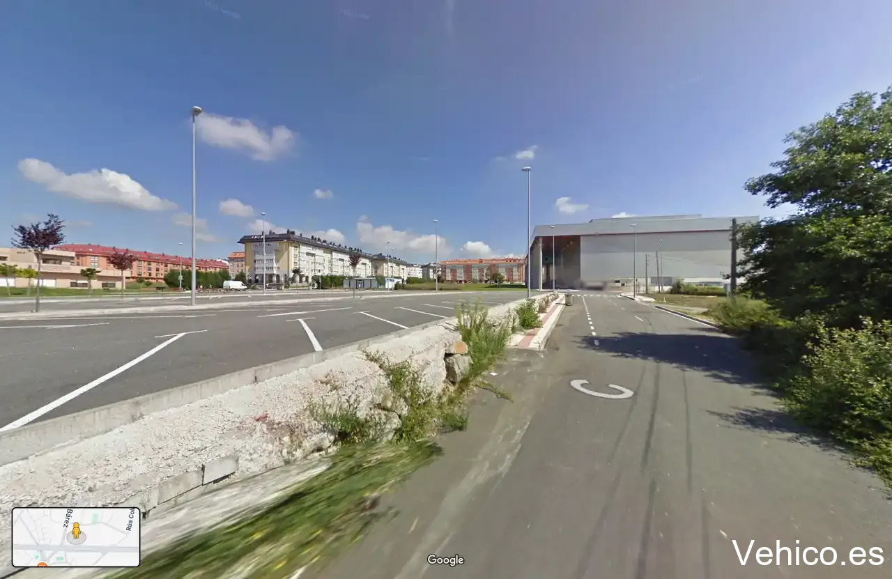 Rúa María Casares, 10 Parking