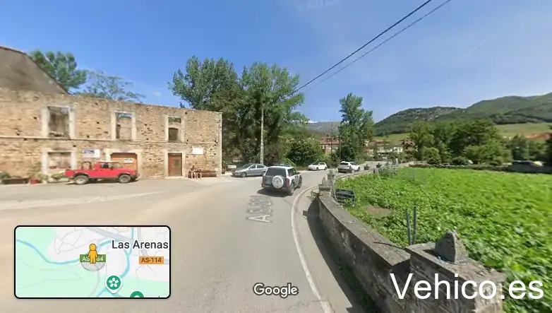 Parking de hierba junto al río
