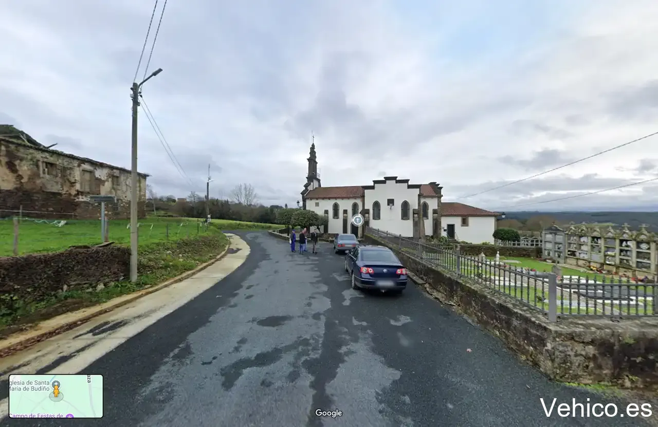Aparcadoiro do igrexario de Budiño