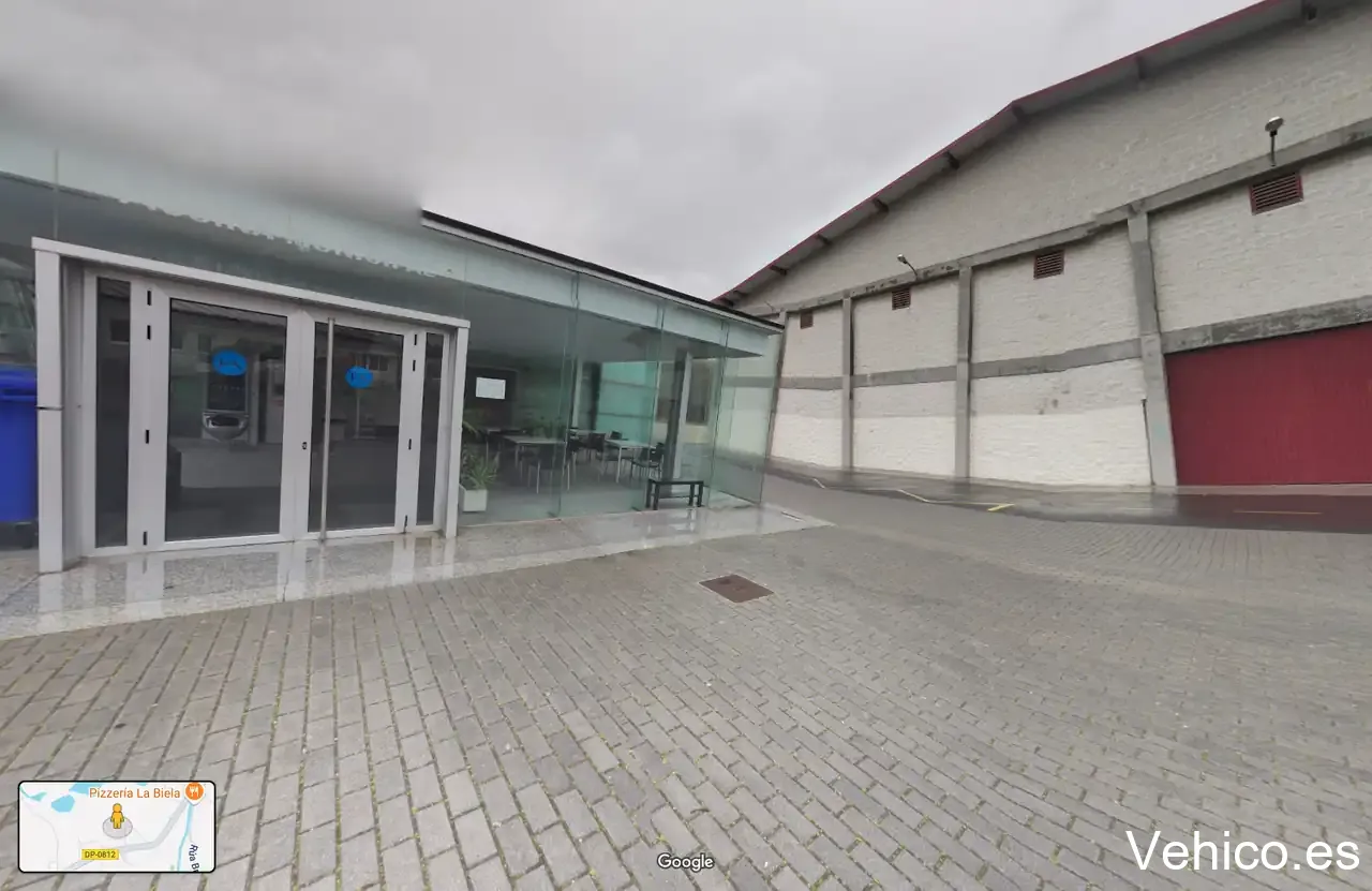 aparcamiento piscina