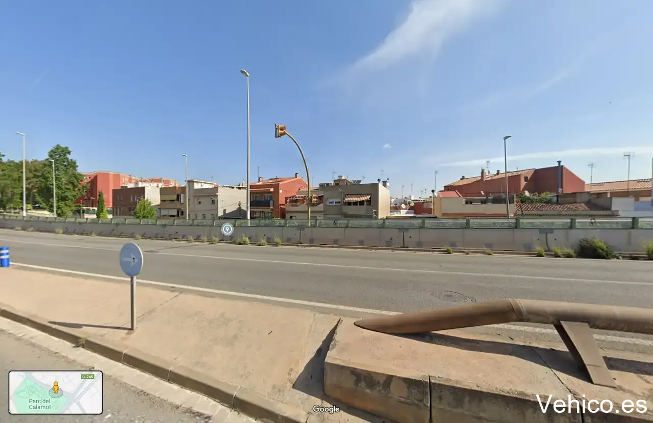 Avinguda de Joan Carles I, 241 Parking