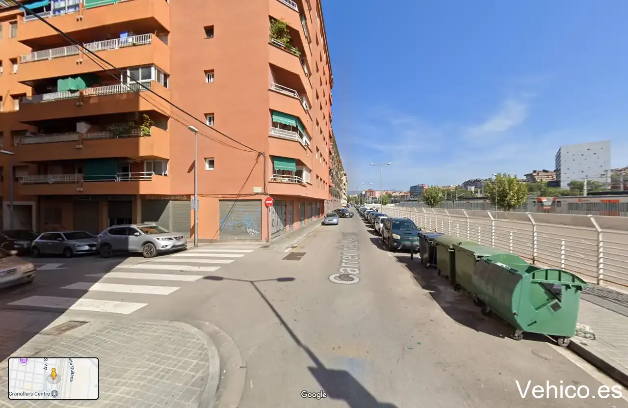 Plaça Josep Serrat i Bonastre 12 Parking