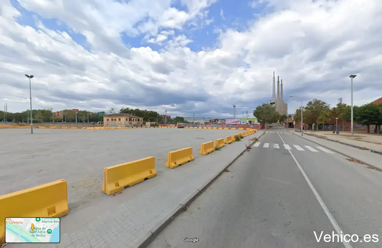 Av. d'Eduard Maristany, 76 Parking