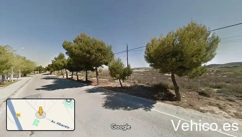 Aparcamiento de la Piscina Pública Municipal de Chinchilla de Monte-Aragón.