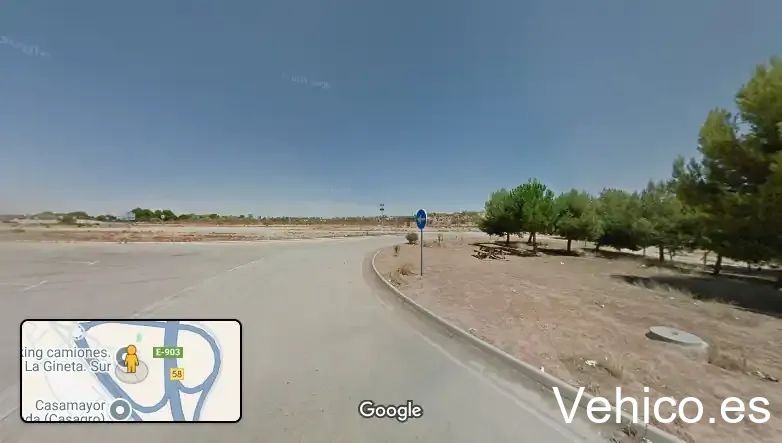 Parking camiones. A3 La Gineta. Sur.