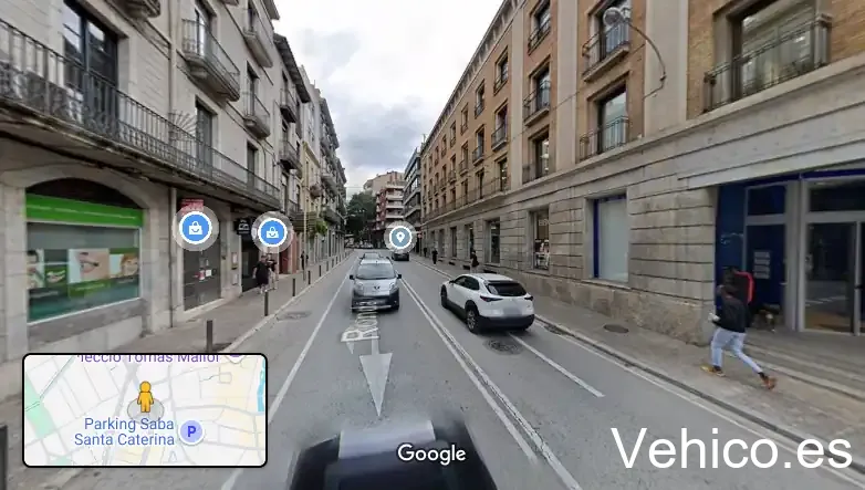 Point Girona , Botiga Apple