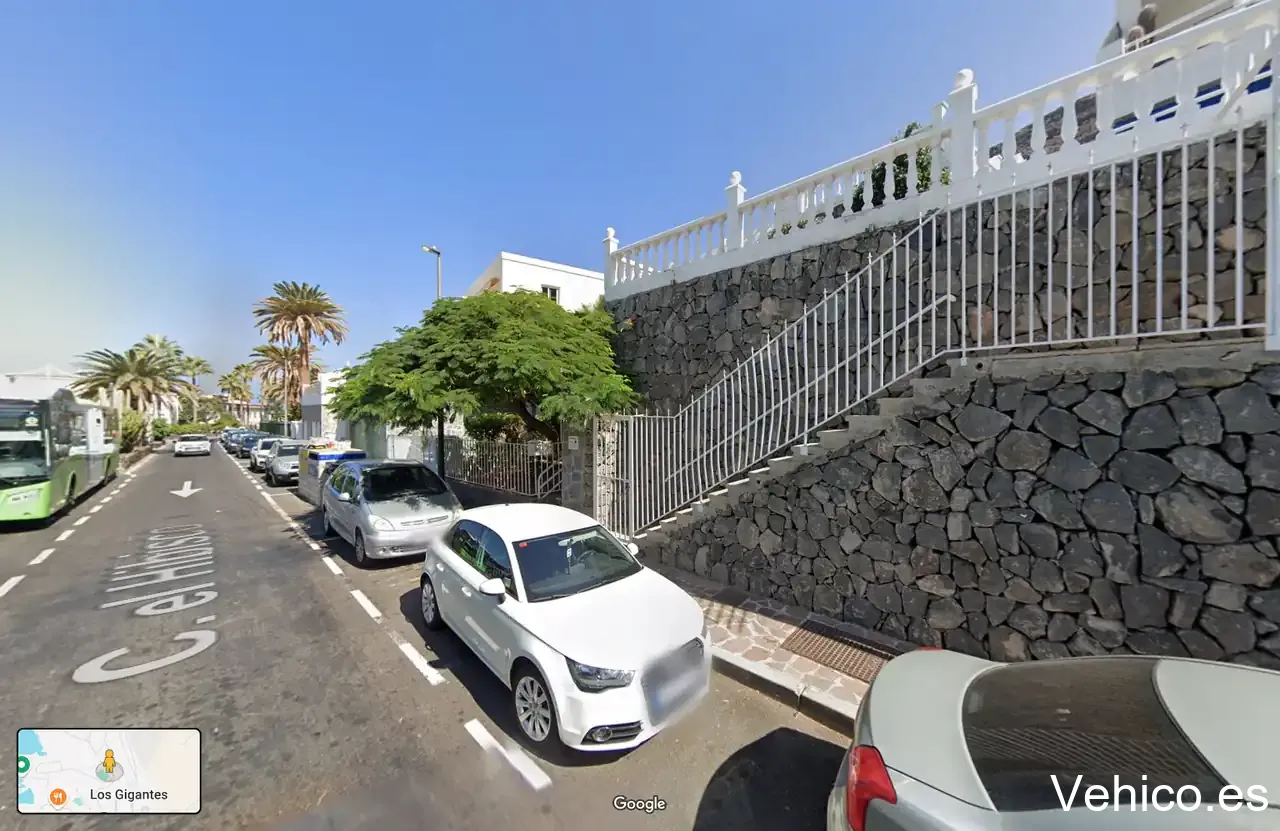 Bus stop "Titsa Harbour club"