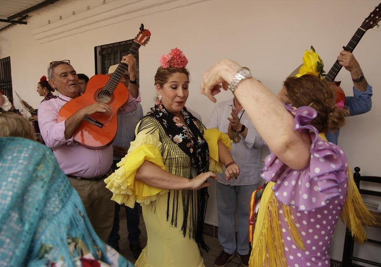 Rocío 2023: Tradición y Espera en Sanlúcar y Dos Hermanas