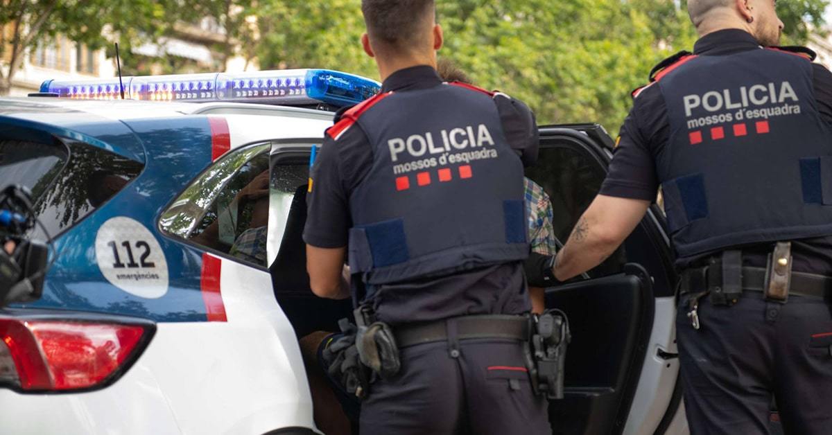 Asombroso arresto de ladrón reincidente en banco de Barcelona