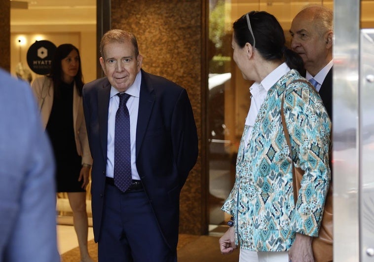 Reunión Milei-González en Madrid tras atentado a Uribe