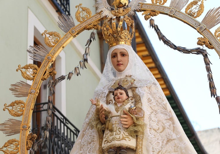Devoción y cánticos: Fiesta en honor a la Virgen de la Paz