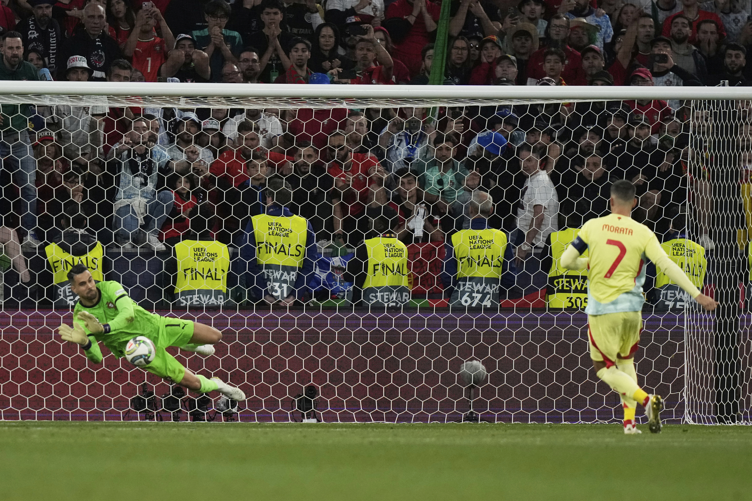 España cae ante Portugal: Morata falla en penales decisivos