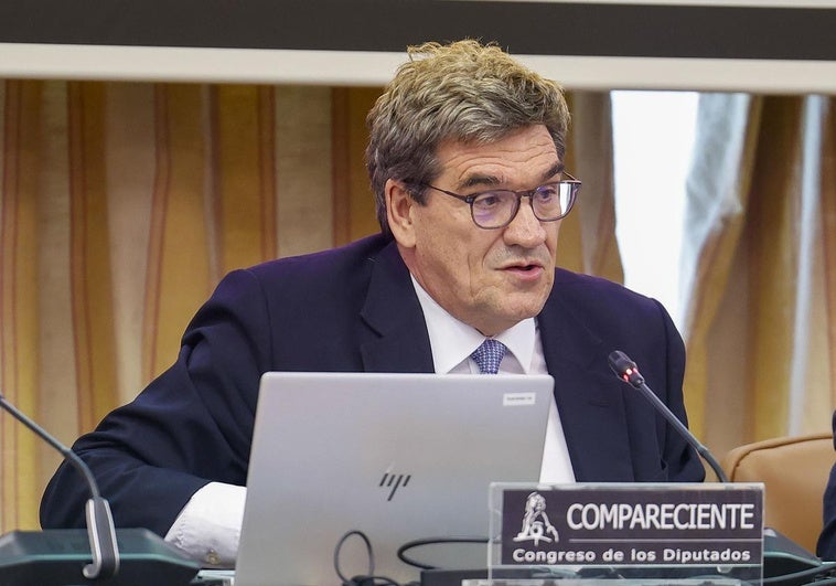 Impacto de aranceles: El PIB cae y la deuda se vigila más