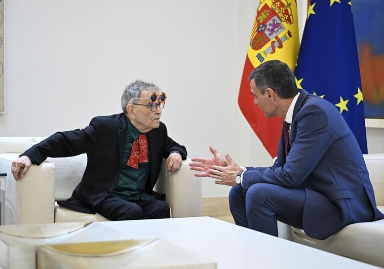 Encuentro histórico: Sánchez y Arrabal en la Moncloa