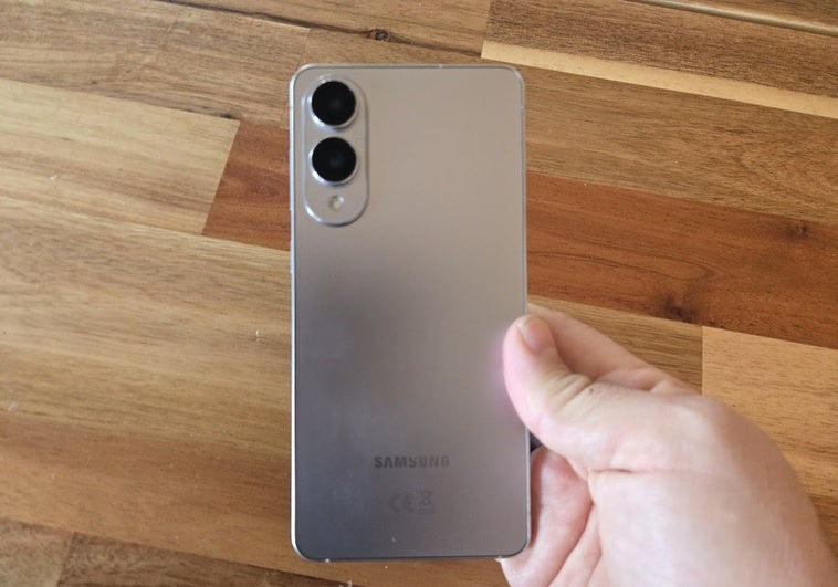 Samsung Galaxy S25 Edge: Elegancia del Futuro en Tus Manos