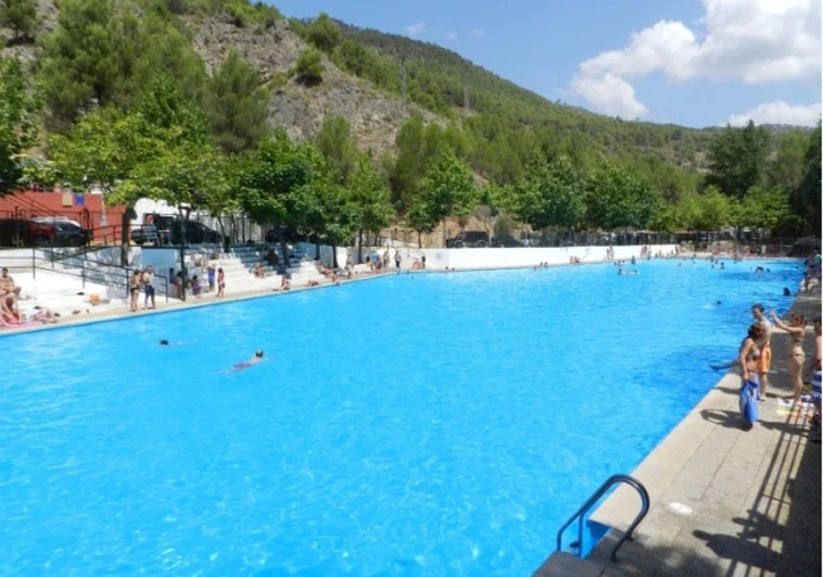 Descubre la piscina gigante de Europa en Andalucía