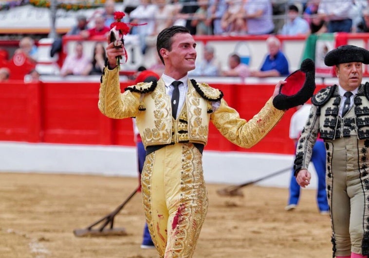 Diego Bastos triunfa en la Feria de Santiago: ¡Corta una oreja!